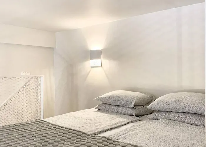 Cozy Loft Next To Old Town