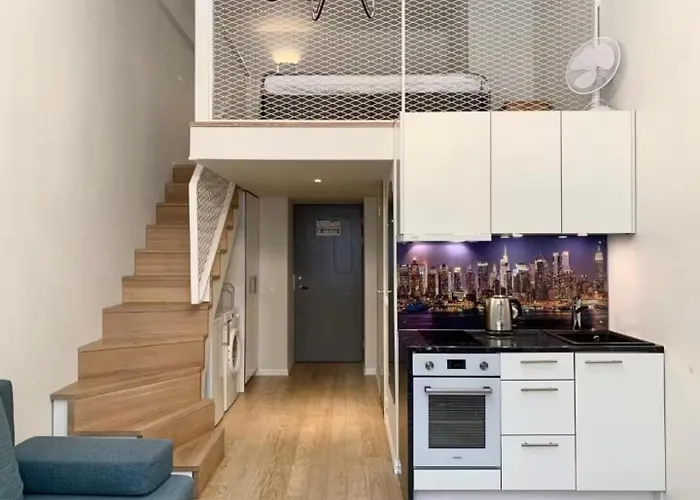 Cozy Loft Next To Old Town Διαμέρισμα *